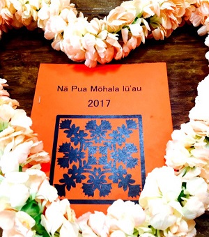 インストラクターの4人 手作りのレイ